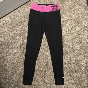 Pink vs yoga leggings size small